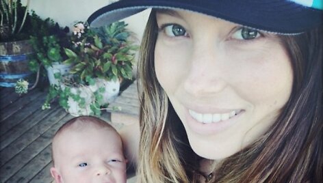 Jessica Biel su sūnumi Silasu