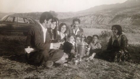 Alanas Cho&scaron;nau vaikystėje su &scaron;eima Kurdistane