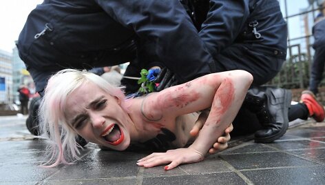 &bdquo;Femen&ldquo; aktyvisčių protestas Briuselyje