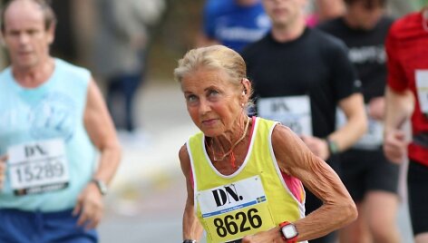 Moteris bėga maratoną Stokholme