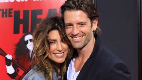 Jennifer Esposito ir Louisas Dowleris