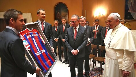 &bdquo;Bayern&ldquo; futbolininkai apsilankė pas popiežių