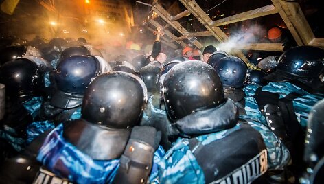 Kijeve protestuotojai susirėmė su Ukrainos milicija