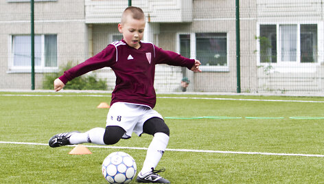 Stadiono &scaron;alia Fabijoni&scaron;kių mokyklos atidarymas