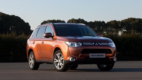 Naujasis „Mitsubishi Outlander“