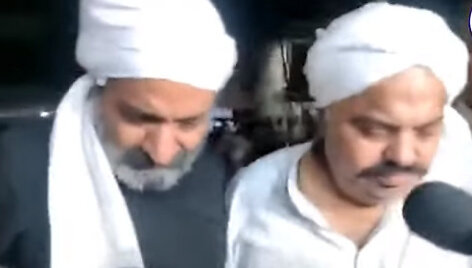 Atiqas Ahmadas ir jo brolį Ashrafas Ahmadas nu&scaron;auti tiesioginės transliacijos metu