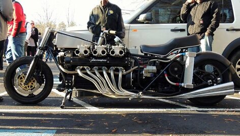 Motociklas su &bdquo;Lamborghini&ldquo; V12 varikliu