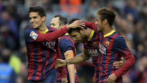 „Barcelona“ žaidėjai – Markas Bartra, Cescas Fabregasas ir Neymaras