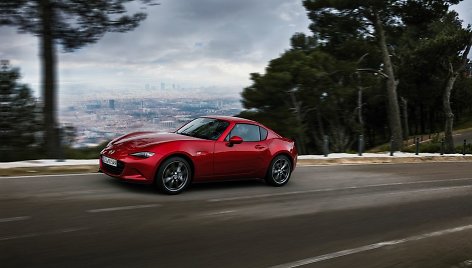 Rodsteris „Mazda MX-5 RF“ laimėjo prestižinį dizaino apdovanojimą „Red Dot“