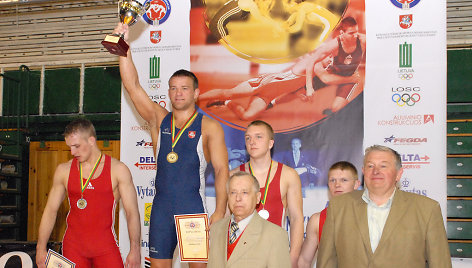 80 kg Aleksandras Kazakevicius