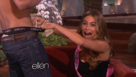 Sofią Vergarą Ellen DeGeneres pokalbių laidoje pradžiugino striptizo &scaron;okėjas
