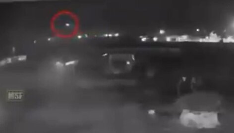 Paskelbtame naujame įra&scaron;e matyti, kaip į Ukrainos lėktuvą pataiko dvi Irano raketos