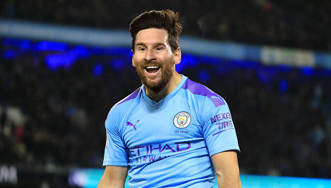 Lionelis Messi su „Man City“ marškinėliais