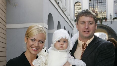Foto naujienai: Eleganti&scaron;kos Ingridos Martinkėnaitės dukrelės krik&scaron;tynos