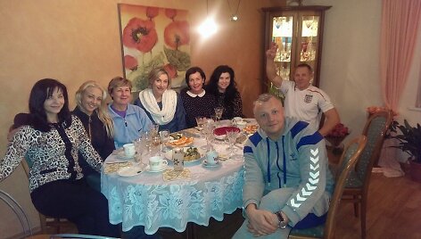 Eglė Straleckaitė su &scaron;eima ir bičiuliais