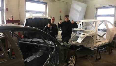 Justo Sima&scaron;kos BMW &bdquo;RR Team&ldquo; dirbtuvėse