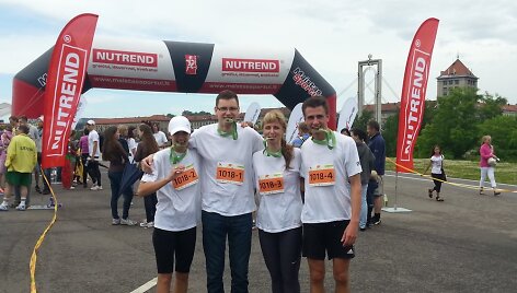 Evelina Pangonienė (kairėje) rengiasi antram Kauno maratonui