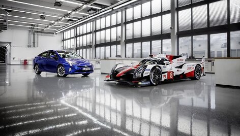 &bdquo;Toyota Gazoo Racing&ldquo; pristatė WEC lenktyninį automobilį