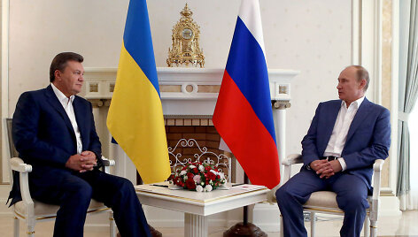 Rusijos prezidentas Vladimiras Putinas su Ukrainos prezidentu Viktoru Janukovičiumi.