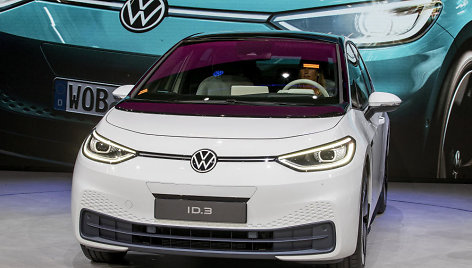 Frankfurto automobilių parodoje pristatytas elektrinis „Volkswagen“ ID.3