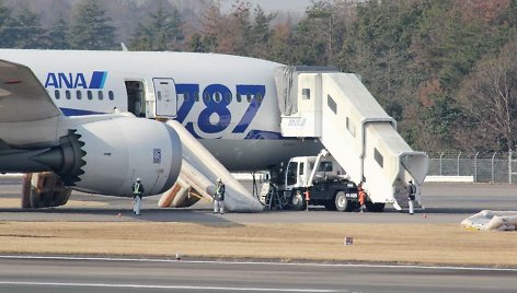 „Dreamliner“ lėktuvas Takamacu oro uoste