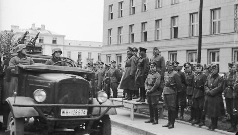 Bendras nacistinės Vokietijos ir SSRS kariuomenių paradas Brest Litovske 1939 m. rugsėjo 22 d. po Lenkijos okupacijos