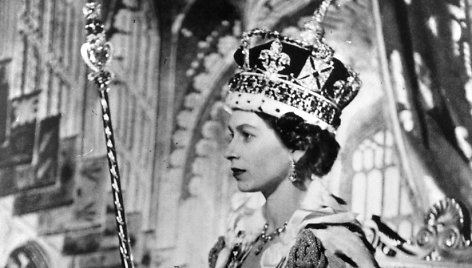 Karalienė Elizabeth II savo karūnavimo dieną