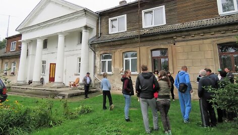 Namo gyventojai susirinkime pritarė pasiūlymui rengti investicinį projektą pastato renovacijai