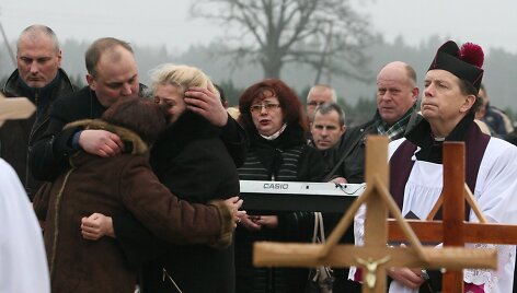 Justinos &Scaron;ik&scaron;niūtės laidotuvės Mažeikiuose