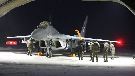 NATO bazėje &Scaron;iauliuose nusileido keturi Lenkijos naikintuvai &bdquo;Mig-29&ldquo; ir per 100 karių