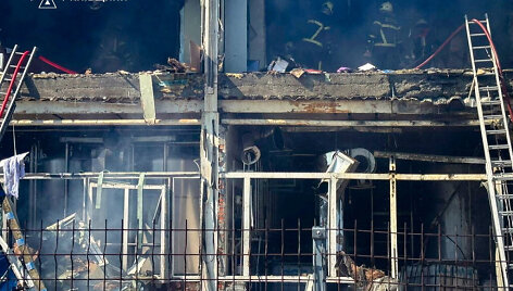 Rusijos smūgių Ukrainoje padariniai / STATE EMERGENCY SERVICE OF UKRAI / via REUTERS
