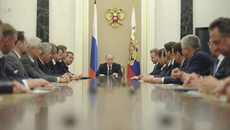 Vladimiras Putinas pristatė naują Rusijos vyriausybę