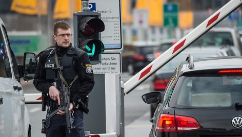 Briuselis po Sprogdinimų oro uoste ir metro stotyje