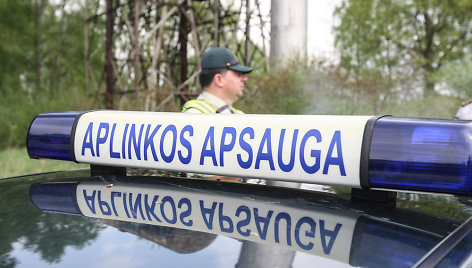 Vilniečiai nevengia šiukšles sudeginti arba palikti pakelėje