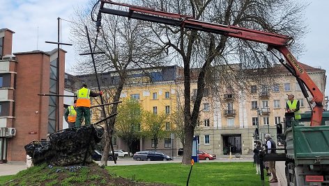 Klaipėdoje nukeliama gėlių kompozicija „Laivelis“