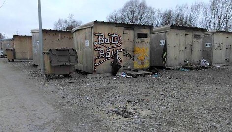 Pabėgėlių priebėgos Grande-Synthe stovykloje. 