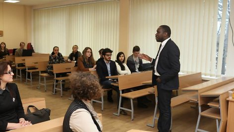 Ženevos universiteto profesorius dr. Makane Moise Mbengue 