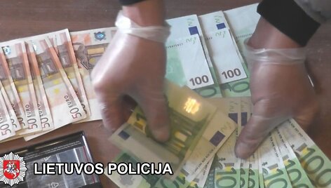 Klaipėdoje pareigūnai i&scaron;ai&scaron;kino kelis narkotines bei psichotropines medžiagas platinusius asmenis. Tarp jų &ndash; ir taksistas.