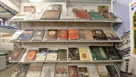 Valdovų rūmų muziejaus leidiniai anksčiau vykusioje Vilniaus knygų mugėje