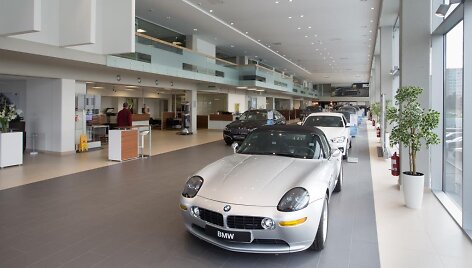 BMW salonas