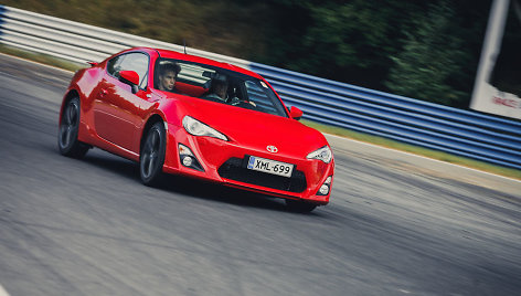 „Toyota GT86“ „Ahvenisto“ trasoje