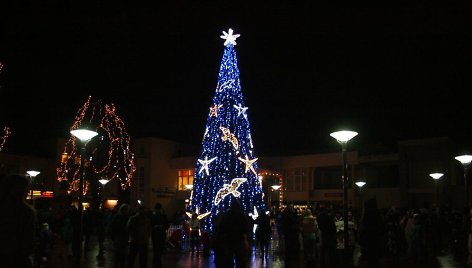 Palanga sutvisko kalėdinėmis spalvomis