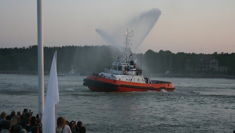Laivo &bdquo;&scaron;okis&ldquo; Kur&scaron;ių mariose