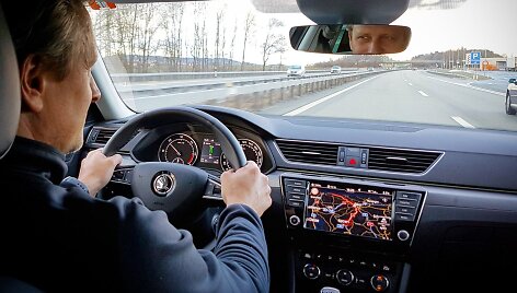 &bdquo;&Scaron;koda Superb&ldquo; kelionė i&scaron; Ženevos į Vilnių