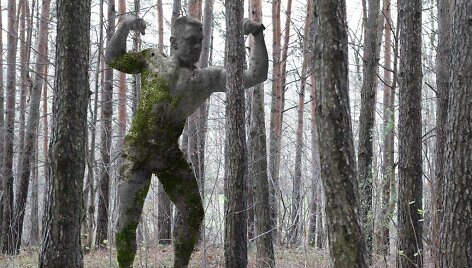 Mykolo Saukos skulptūra Vir&scaron;uli&scaron;kių mi&scaron;ko parke
