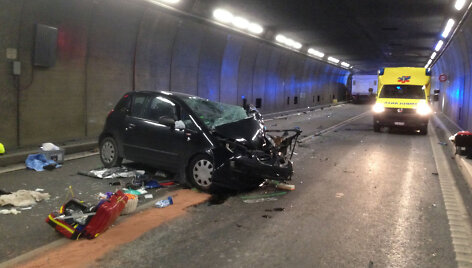 Avarija &Scaron;veicarijos Gotardo tunelyje