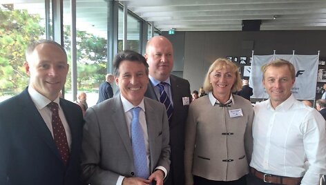 Sebastianas Coe (antras i&scaron; kairės) ir Baltijos &scaron;alių federacijų vadovai