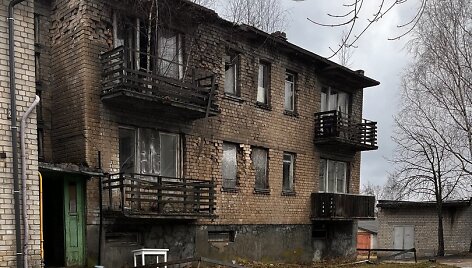 Avarinės būklės dalis daugiabučio &Scaron;venčionėliuose