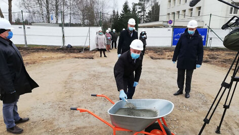 Kapsulės įkasimas Vaiko raidos centro statybų vietoje