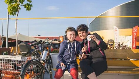 Laima Rudokienė su sūnumi Justu